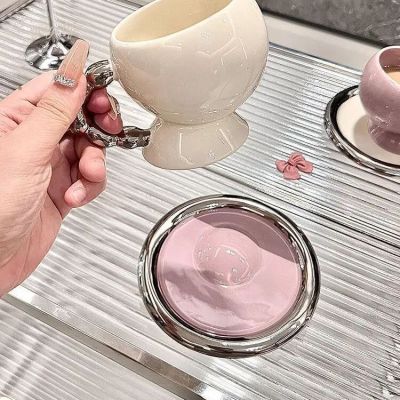 مج بورسلين بكوستر للتقديم ومعلقه استانلس جولد صوره  المنتج ع الطبيعه ع صوره 