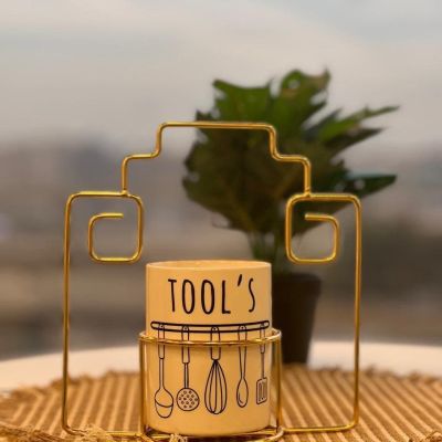 حامل معالق بورسلين فردي بحامل معدن  بشكل جديد ومختلف عن اللي في السوق 