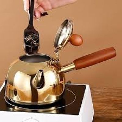 غلاية شاي غلاية من الفولاذ المقاوم للصدأ غلاية دائرية بسعة كبيرة بمقبض خشبي مناسبة لجميع المواقد (0.5 لتر/16.9 أونصة، 0.68 لتر/22.9 أونصة) إبريق شاي (اللون: ذهبي، الحجم: 0.68 لتر (22.9 أونصة)) (فضي 0.5 لتر (16.9 أونصة))DOLLAR FOR IMPORT كود B0DT9NTRQ5