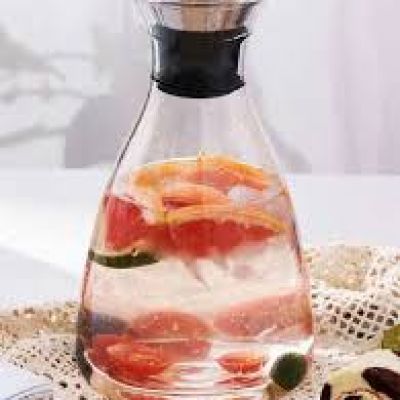 وعاء زجاجي من ArtOlo مع غطاء - حاوية حليب للثلاجة - ماكينة تحضير القهوة الساخنة والباردة - إبريق مياه منقوع - إبريق عصير وشاي مثلج وأدوات تقديم مشروبات أخرى، 40 أونصة سائلة.Dollars for imporT كود B09BBQNDSF