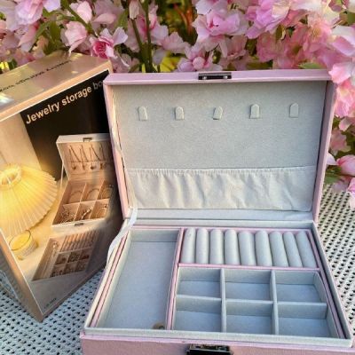 علبة إكسسوارات جلد وتر بروف – شيك وتنظيمها مثالي 💼✨  